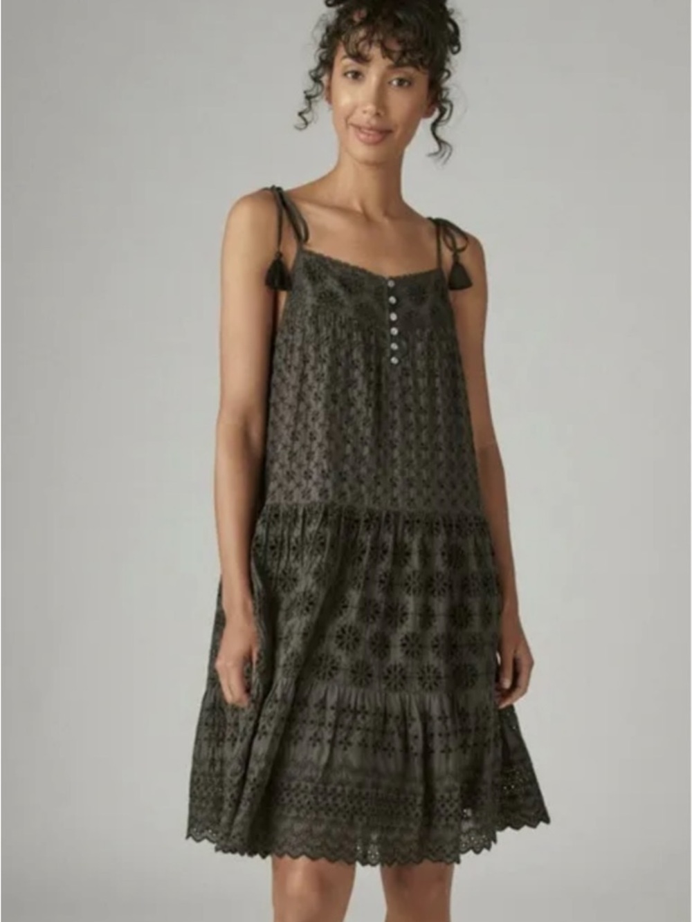 Lucky Brand Gray Eyelet Tassel Tied Tiered Dress XS fits like a S